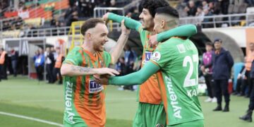 Alanyaspor, Kocaelispor önünde 3 puanı 5 golle aldı!