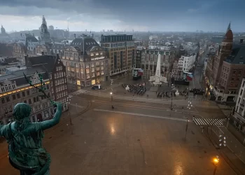 Amsterdam’da Yahudi okulunda patlama