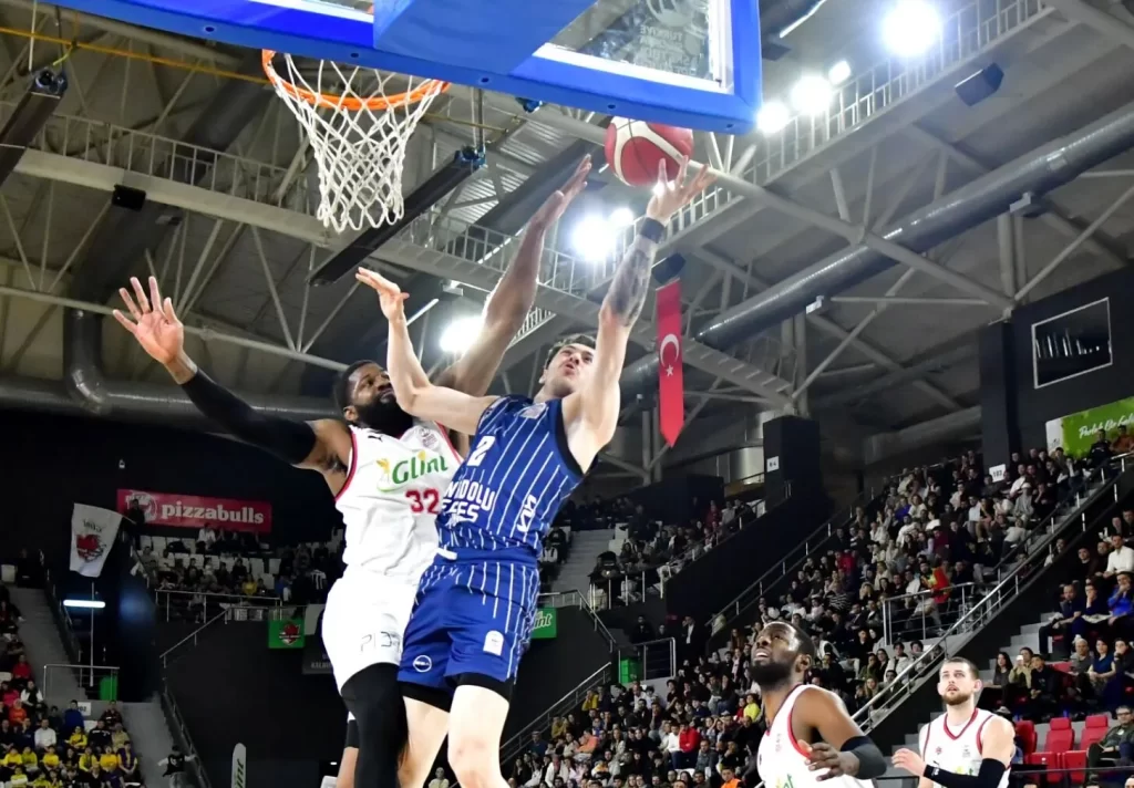 anadolu efes manisada zorlanmadan kazandi habermeydan e1773087125906