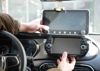 Araç içi ekran yasağı genişletildi: Para cezası 42 bin liraya kadar çıkabilir