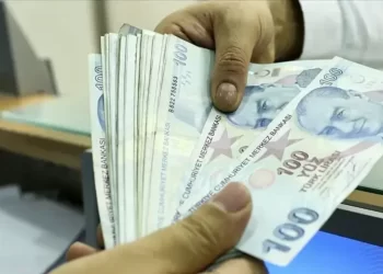 Bankalar cumartesi açık mı? TBMM’den yeni çalışma saati düzenlemesi