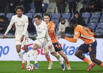 Başakşehir ile Antalyaspor puanları paylaştı!