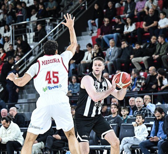 besiktastan manisa baskete deplasmanda 32 sayi fark habermeydan e1774634037589