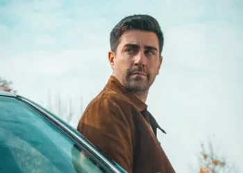 Çağlar Ertuğrul ‘yaş farkı’ eleştirilerini cevapladı