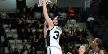 ÇBK Mersin, Beşiktaş deplasmanında yarı finale yükseldi!