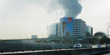 Dubai’de havalimanı çevresinde İHA saldırısı: Yangın çıktı, uçuşlar askıya alındı