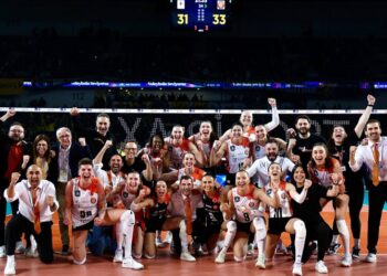 Eczacıbaşı Dynavit, Fenerbahçe’yi geçip finale yükseldi!