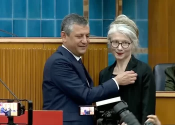 Emine Ülker Tarhan 11 yıl sonra CHP’ye geri döndü