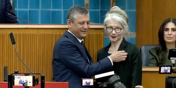 Emine Ülker Tarhan 11 yıl sonra CHP’ye geri döndü