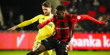 Fenerbahçe, Gaziantep'te 4 golle turladı! Fenerbahçe, Gaziantep’te 4 golle turladı!