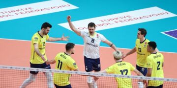 Fenerbahçe Medicana, Akkuş Belediyespor’u 3-1'le geçti! Fenerbahçe Medicana, Akkuş Belediyespor’u 3-1’le geçti!