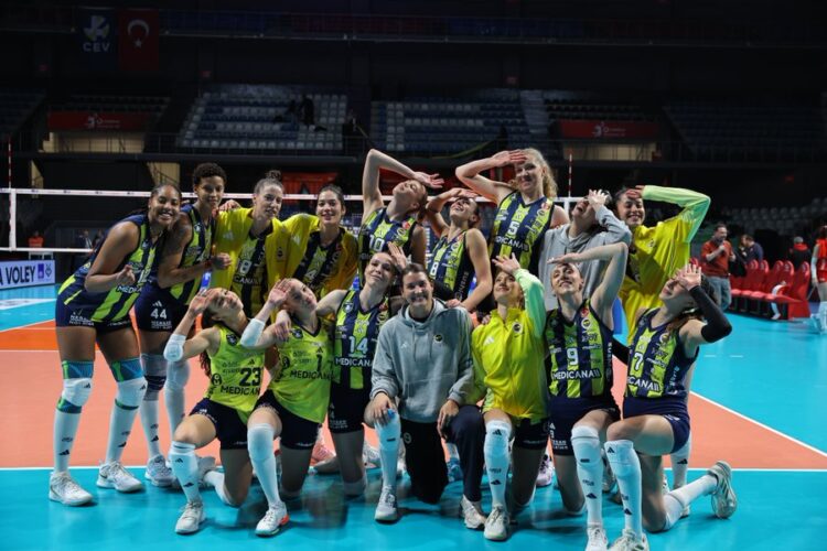 fenerbahce medicana kupa voleyde turladi habermeydan