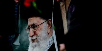 İran’da Hamaney’in cenaze töreni ertelendi