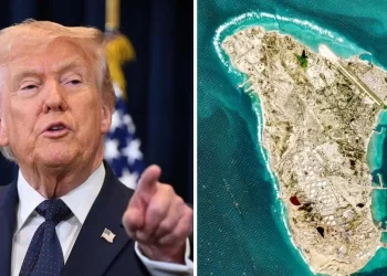 ABD, İran’ın Hark Petrol Adası’nı vurdu