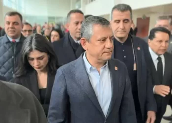 İBB davası: Özgür Özel ilk duruşmada yaşananları anlattı