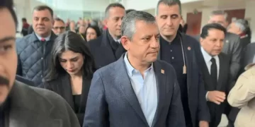 İBB davası: Özgür Özel ilk duruşmada yaşananları anlattı