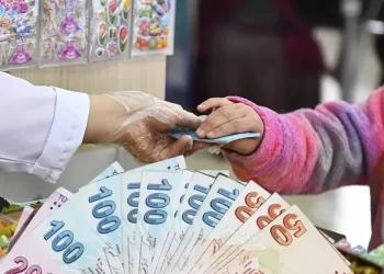 İstanbul’da öğrencilere 2 bin liralık kantin desteği verilecek