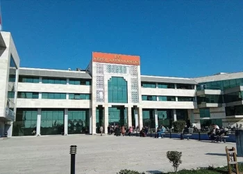 Kepez’de kaymakamlık binasında silah sesleri: Görevli ateş açıp kendini odaya kilitledi