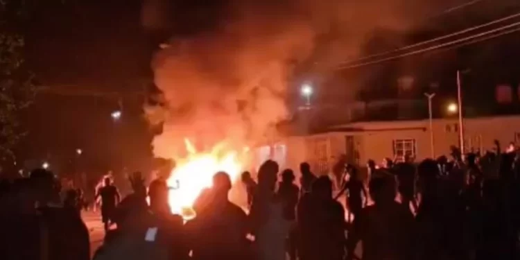 Küba’da elektrik kesintileri protestosu: Komünist Parti ofisi ateşe verildi