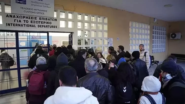 Midilli’de kriz sona erdi: Mahsur kalan Türk tatilciler yurda döndü Mahsur kalan Türk tatilciler yurda döndü.