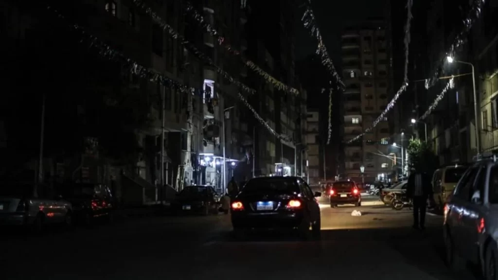 Mısır’da tasarruf önlemleri: dükkanlar erken kapandı, sokaklar karanlığa büründü misir karanlik habermeydan