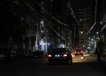 Mısır’da tasarruf önlemleri: dükkanlar erken kapandı, sokaklar karanlığa büründü Mısır’da tasarruf önlemleri: dükkanlar erken kapandı, sokaklar karanlığa büründü