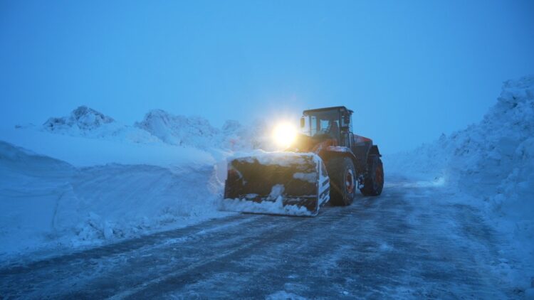 Muş'ta, bahar ayında kar sürprizi! musta bahar ayinda kar surprizi habermeydan