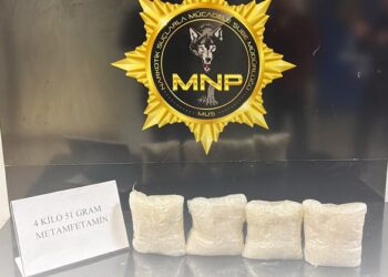 Muş'ta, durdurulan yolcu otobüsünde uyuşturucu ele geçirildi Muş’ta, durdurulan yolcu otobüsünde uyuşturucu ele geçirildi