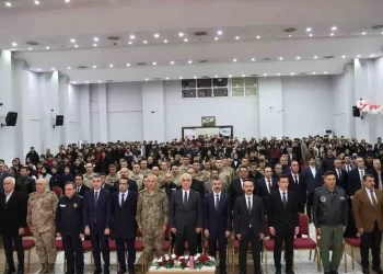 Muş’ta, İstiklal Marşı’nın kabulü törenle kutlandı!