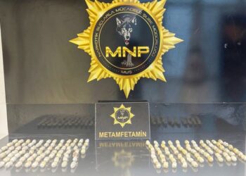 Muş'ta, yolcu otobüsünde 1 kilo 333 gram metamfetamin yakalandı! Muş’ta, yolcu otobüsünde 1 kilo 333 gram metamfetamin yakalandı!