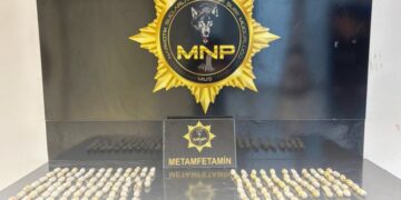 Muş'ta, yolcu otobüsünde 1 kilo 333 gram metamfetamin yakalandı! Muş’ta, yolcu otobüsünde 1 kilo 333 gram metamfetamin yakalandı!