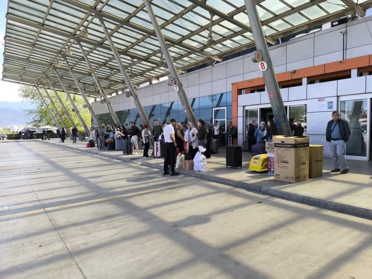 Bayram öncesi otogarlarda yoğunluk...