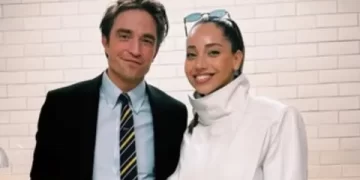 Özge Özacar, Robert Pattinson ile tanıştı