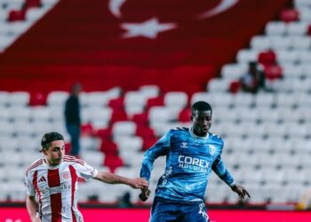 Samsunspor, Antalya’da 2 golle turladı!