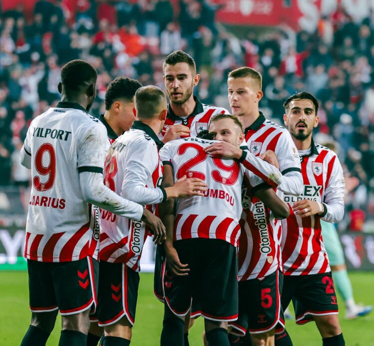 Samsunspor, Kayserispor'u uzatmada devirdi! samsunspor kayserisporu uzatmada devirdi habermeydan e1773603410512