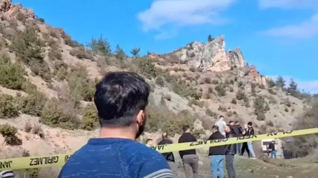 Sinop Boyabat'ta, 2 yaşındaki kayıp çocuk dağın zirvesinde bulundu! sinop boyabatta 2 yasindaki kayip cocuk dagin zirvesinde bulundu habermeydan