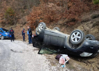 Sinop Durağan’da, kontrolden çıkan otomobil takla attı!