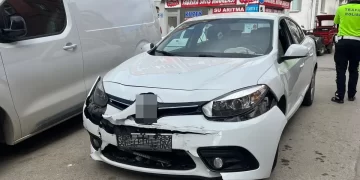 Sinop’ta, 2 otomobilin çarpışması sonucu 3 kişi yaralandı!