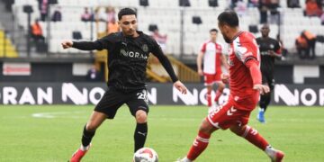 Sivasspor, Manisa FK'ya deplasmanda 1 attı 3 aldı! Sivasspor, Manisa FK’ya deplasmanda 1 attı 3 aldı!