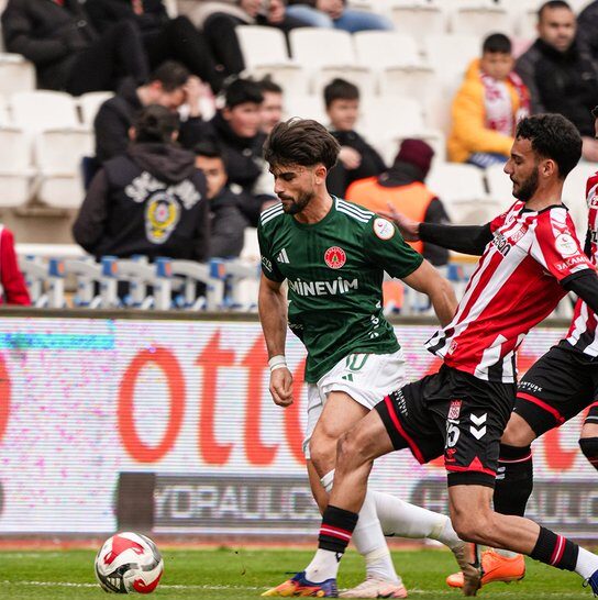 Sivasspor, Ümraniyespor'a 1 attı 3 aldı! sivasspor umraniyespora 1 atti 3 aldi habermeydan e1773584398441