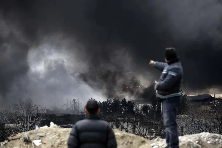 Tahran'da zehirli bulut alarmı...