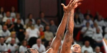 Türk Telekom, JL Bourg deplasmanında avantajı kaptı!