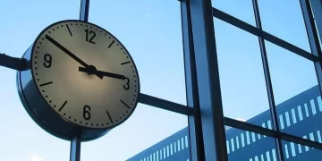 Avrupa yaz saati uygulamasına geçti