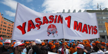 1 Mayıs resmi tatil mi? 1 Mayıs 2026 hangi güne denk geliyor?