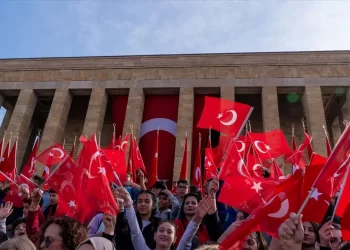 23 Nisan tatil mi, okul var mı?