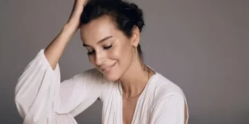 52 yaşındaki Arzum Onan gençlere taş çıkardı 52 yaşındaki Arzum Onan gençlere taş çıkardı