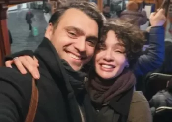 Birce Akalay ve Hakan Kurtaş aşkından yeni pozlar Birce Akalay ve Hakan Kurtaş aşkından yeni pozlar
