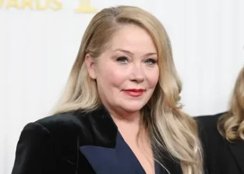 Christina Applegate hastaneye kaldırıldı