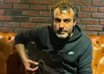 Evinde fenalaşan Rıza Tamer hastaneye kaldırıldı