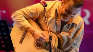 Evinde fenalasan Riza Tamer hastaneye kaldirildi1 habermeydan